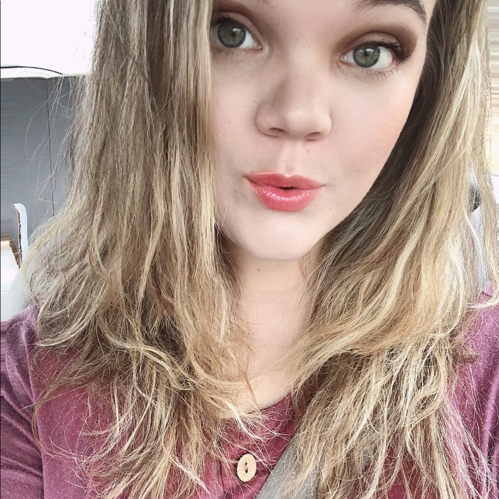 Meet your Posher, Brooke